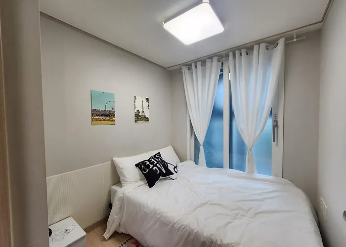 Apartment 신축 엘레베이터있는 방4개 화장실2개 *