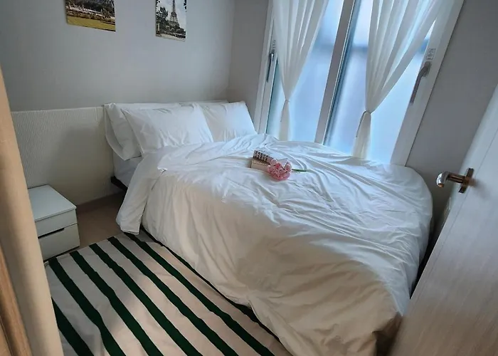 신축 엘레베이터있는 방4개 화장실2개 *