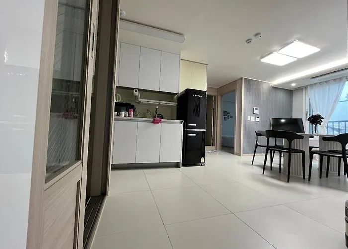 Apartment 신축 엘레베이터있는 방4개 화장실2개
