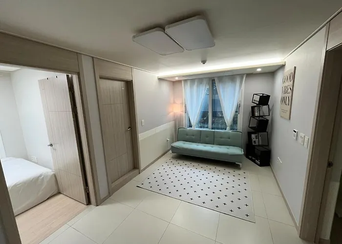 신축 엘레베이터있는 방4개 화장실2개 Apartment Seoul