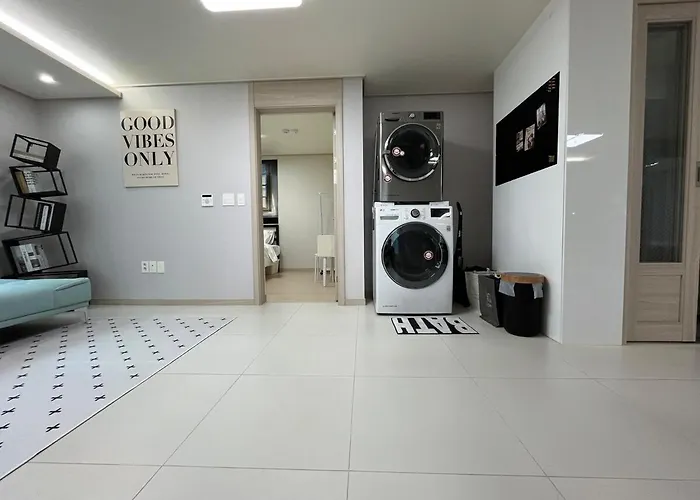 신축 엘레베이터있는 방4개 화장실2개 Apartment