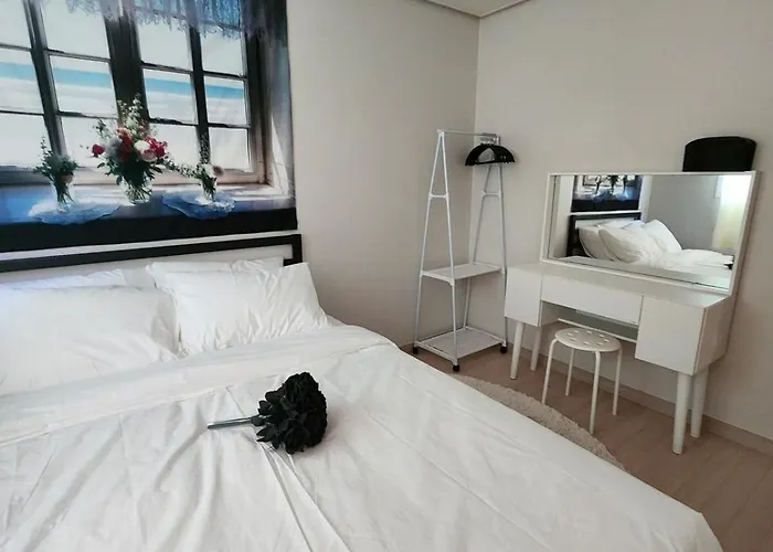 신축 엘레베이터있는 방4개 화장실2개 * Seoul