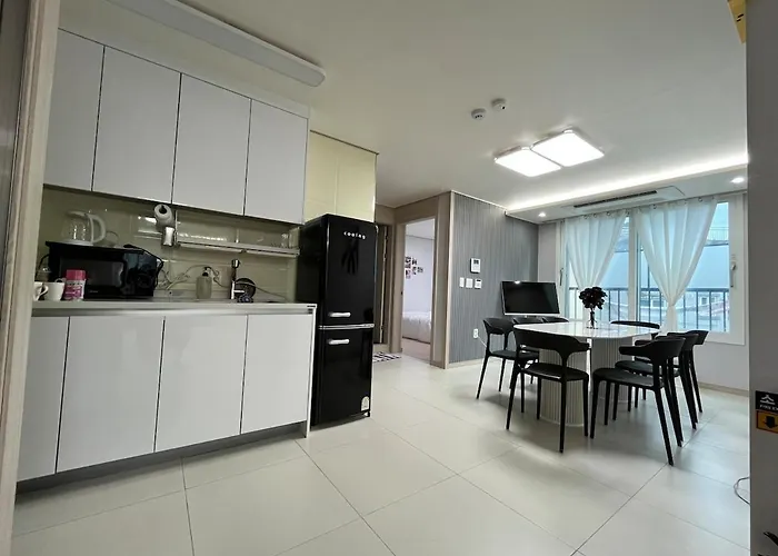 신축 엘레베이터있는 방4개 화장실2개 Apartment Seoul
